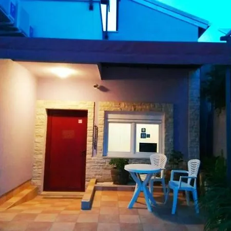 Viola Aparthotel 4*