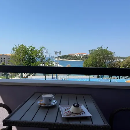 Viola 4* Pjescana Uvala