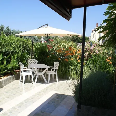 Viola Aparthotel 4*