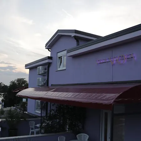 Viola Aparthotel 4*