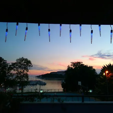 Viola Apart Otel Pjescana Uvala