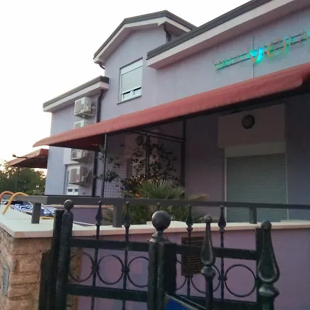 Appart hôtel Viola 4*