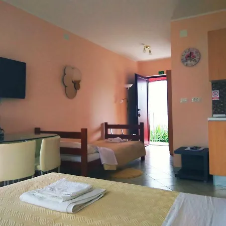Viola Aparthotel