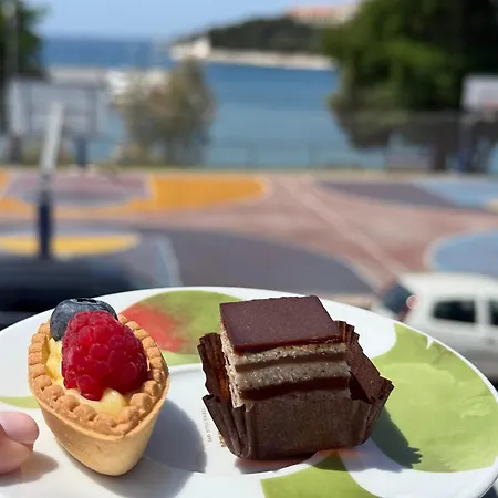 Viola Aparthotel