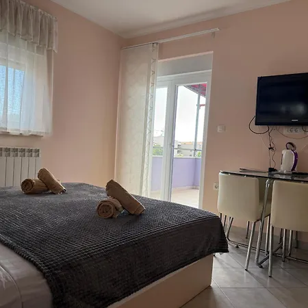Aparthotel Viola Pjescana Uvala