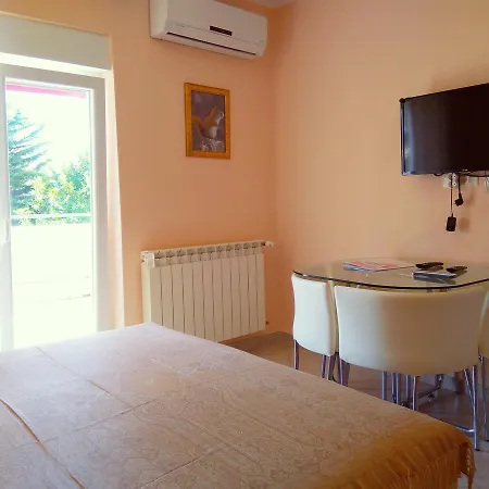 Viola 4* Pjescana Uvala