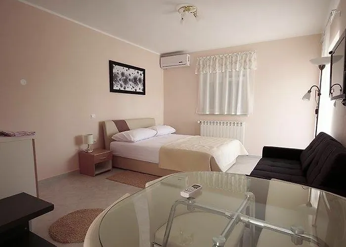 Viola 4* פיישצ'נה אובלה